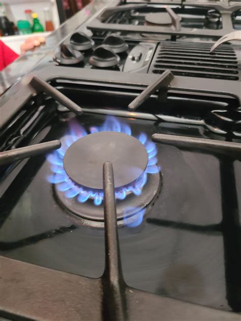 gas coming trhu stove eyes